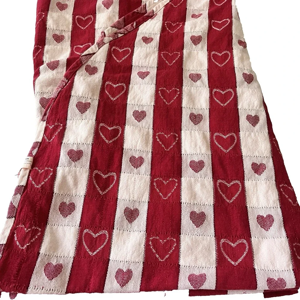 Vtg Avon Fashions Red Heart Round Tablecloth fabric 100% cotton 58